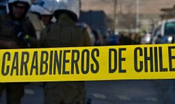 Camioneta fuera de control atropella a dos carabineros en pleno centro de Santiago