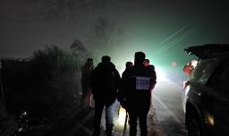 Funcionario municipal halla cadáver en vía pública de Pudahuel: Cuerpo tenía múltiples impactos de bala