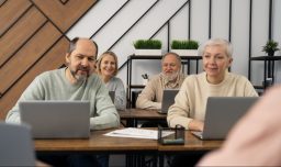 ¿Cómo encontrar trabajo después de los 50? Guía para trabajadores senior