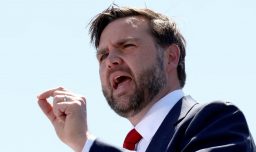 Vicepresidente de EE.UU. advierte que guerra en Ucrania "no terminará pronto"