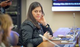 Diputada Medina propone usar brigadas caninas en establecimientos educacionales para fiscalizar vínculos con narcotráfico