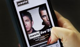 Mánager de Oasis afirma que 2025 marcará el cierre definitivo de la banda