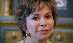 Isabel Allende asegura que no quiere que la derecha gane las elecciones: "Chile es un país de centro"