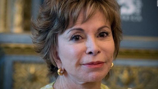 Isabel Allende asegura que no quiere que la derecha gane las elecciones: "Chile es un país de centro"