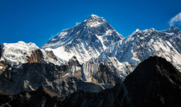 Por qué las personas están usando gas xenón para escalar el monte Everest en una semana: Médicos lo consideran peligroso