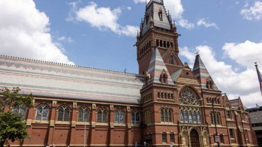 Trump ordena cancelar contratos con Harvard por un valor de US$ 100 millones