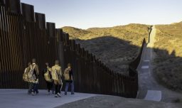 DHS dice que está en las etapas iniciales del “proceso de selección” para un supuesto reality show sobre inmigrantes