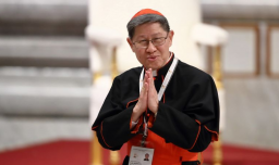 Quién es Luis Antonio Tagle, el cardenal filipino conocido como "el Francisco asiático"
