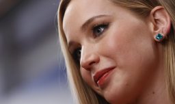 "Te sientes como un alienígena": Jennifer Lawrence se sincera sobre maternidad y posparto