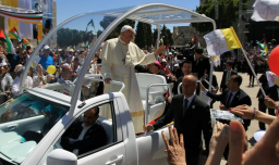 Francisco donó papamóvil para que sea transformado en unidad sanitaria para niños y enviado a Gaza
