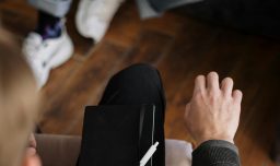 Cómo romper el estigma en torno a salud mental: Seis maneras de priorizar el bienestar