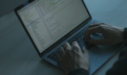 ¿Cómo evitar las estafas online? 51% de los chilenos ha sufrido algún intento de delito