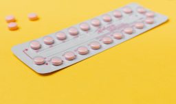 Sernac alerta grandes diferencias de precios en anticonceptivos femeninos: DIU varió de $76 mil a $289 mil