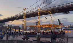 Dos muertos y decenas de heridos tras impactante choque de velero de la Marina de México contra el puente de Brooklyn