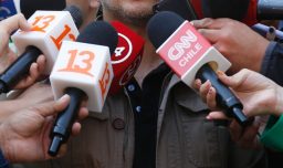 Chile cae 17 puestos en el ranking mundial de libertad de prensa: Informe alerta sobre amenazas económicas y judiciales