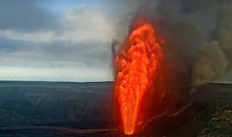 Video: Kīlauea entró en erupción con columnas de lava de 300 metros en Hawái