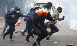 Protestas en Bolivia dejan policías heridos y 15 personas detenidas: Las claves de las manifestaciones