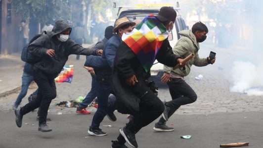 Protestas en Bolivia dejan policías heridos y 15 personas detenidas: Las claves de las manifestaciones