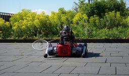 Crean robot que juega bádminton con humanos: Fue entrenado con cámaras y algoritmos de Inteligencia Artificial