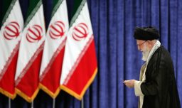 Jamenei advierte a Estados Unidos que no intervenga en la guerra: “Esta nación no se rendirá ante nadie”