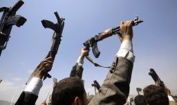 Milicia chiíta en Irak advierte que si Trump entra a conflicto Israel-Irán, atacarán bases de Estados Unidos en la región