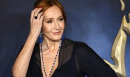 J.K. Rowling compara la magia con las mujeres trans: "Ninguna es real"