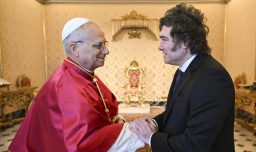 Papa León XIV confirmó a Javier Milei que visitará Argentina, según vocero presidencial
