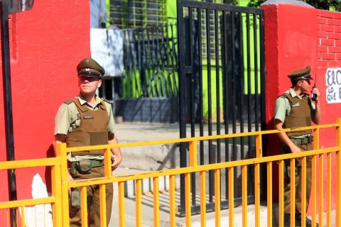 Alumno apuñala a compañero en liceo de Alhué: Atacante había llegado recién al colegio y tenía denuncia de VIF contra su madre