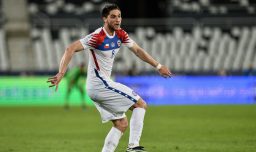 Francisco Sierralta deja el fútbol inglés para dar el salto a la Ligue 1: Llega al Auxerre