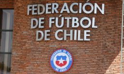 “Se advirtió…”: Federación de Fútbol de Chile se defiende tras caos en aeropuerto y responsabiliza a la AFA
