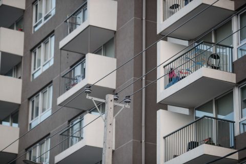 Ley Valentín: Proyecto busca exigir medidas de seguridad en edificios tras caída fatal de niño en San Pedro de la Paz
