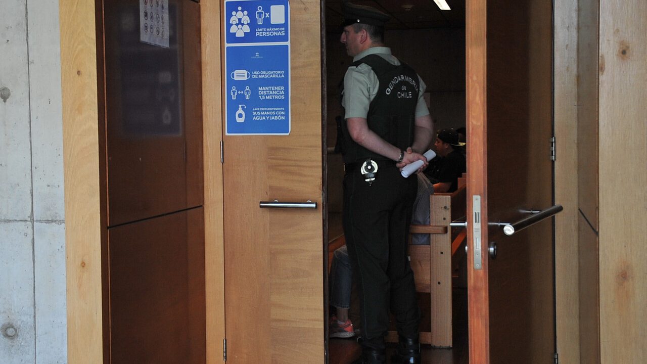 Atropelló a peatones: Prisión preventiva para sujeto que manejaba drogado y sin licencia de conducir en Arica