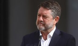 Gobernador Orrego tajante tras informe de Contraloría: “Ni un solo peso del Gobierno de Santiago fue a mi campaña”