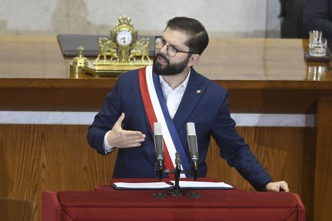 "La corrupción daña la democracia": Presidente Boric arremete contra casos de corrupción en la política