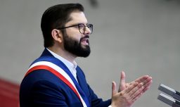 Subsidio al empleo, fin de las termoeléctricas y extensión del transporte público: Las promesas finales del Gobierno de Boric