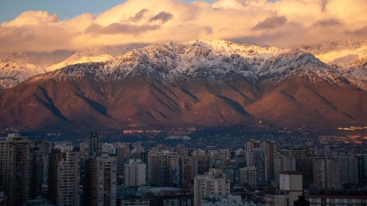 FMI dice que Chile puede seguir creciendo, pero "no como en la década de 1990"
