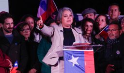 Jara dice que Matthei representa a la ultraderecha: “Justificar que se maten a otros compatriotas es un límite que se corrió”