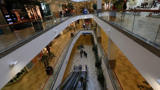 Diputados UDI presentan proyecto para que comercio pueda funcionar el día de las primarias oficialistas