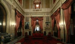 Palacio Cousiño vuelve a recibir a la realeza: El rey Felipe de Bélgica visita el lugar donde se alojó su tío en 1965