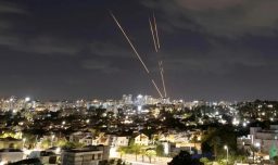 Tras ataque en represalía de Irán: Israel autorizó a civiles a salir de sus refugios, pero pidió permanecer cerca