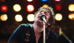Jeremy Allen White se transforma en Bruce Springsteen: Mira el primer tráiler de la esperada "Deliver Me From Nowhere"