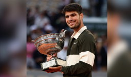 Carlos Alcaraz es el nuevo campeón de Roland Garros tras épica remontada ante Jannik Sinner