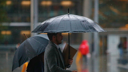 Lluvias y fuertes vientos en dos regiones del país este jueves: Revisa las zonas afectadas