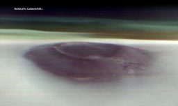 La extraña e imponente forma captada por la Nasa en Marte