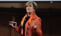 Evelyn Matthei califica de "gravísimo" el "secuestro" de exalcalde de Macul, y afirma que "recuperará la seguridad en Chile"