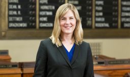 De Harvard al Capitolio estatal: Así fue la destacada carrera de Melissa Hortman, víctima de un asesinato "con motivación política" en EE.UU.