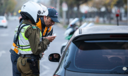 Restricción vehicular: Los autos que no pueden circular este viernes 6 de junio en Santiago