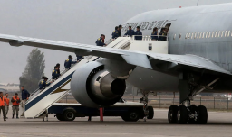 Chile refuerza control migratorio: 86 extranjeros son expulsados en nuevo vuelo chárter hacia Colombia y Bolivia