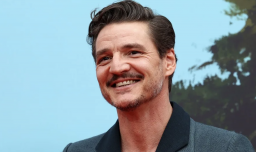 "La sentí conmigo": Pedro Pascal se emociona al recordar importante hito justo en el aniversario de la muerte de su madre