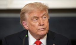 Trump rompe el diálogo comercial con Canadá y califica a la Unión Europea como “muy desagradable”